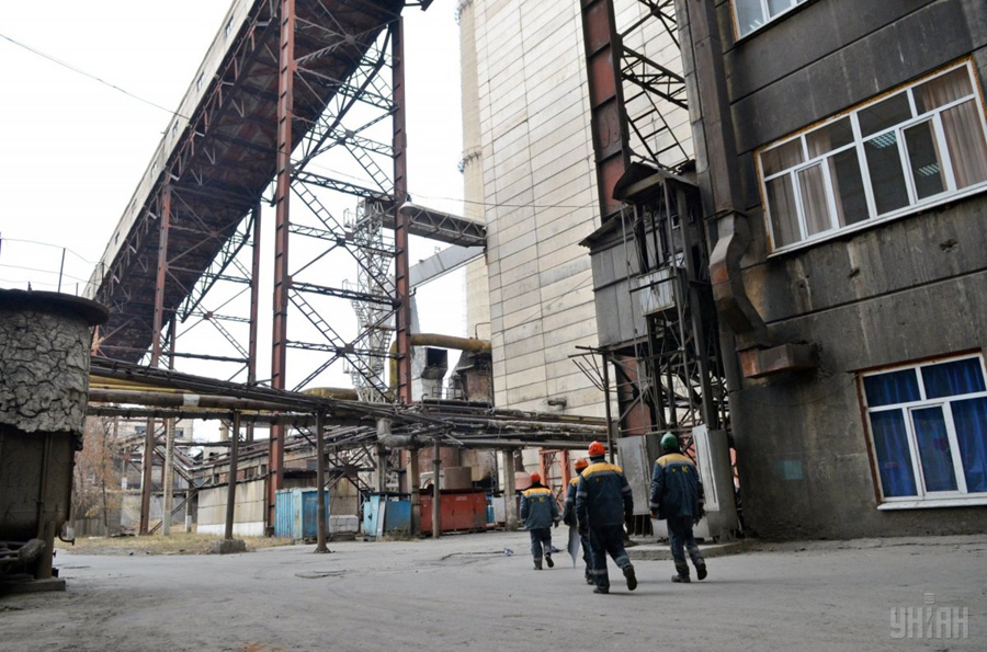 Зусилля керівників Луганщини сконцентровано на тому, щоб накопичити достатній обсяг палива на осінньо-зимовий період. Фото УНIAН